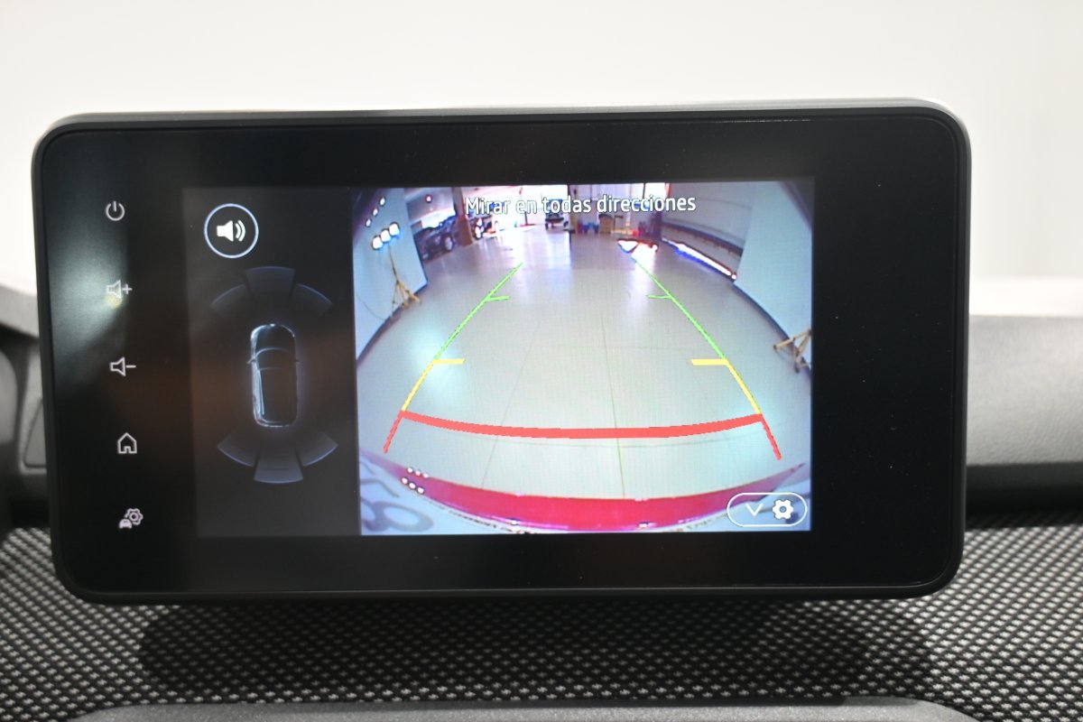 Foto Dacia Sandero 14 Foto Dacia Sandero 14