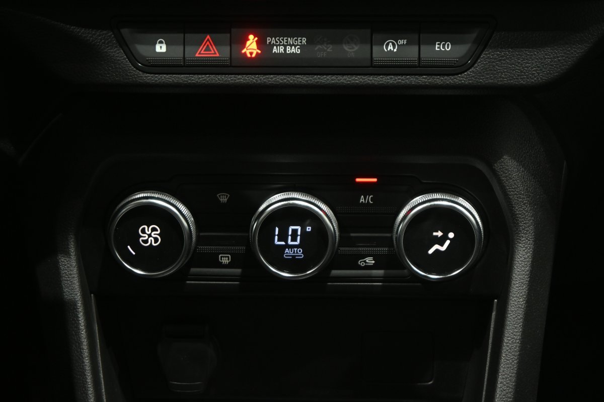 Foto Dacia Sandero 15 Foto Dacia Sandero 15