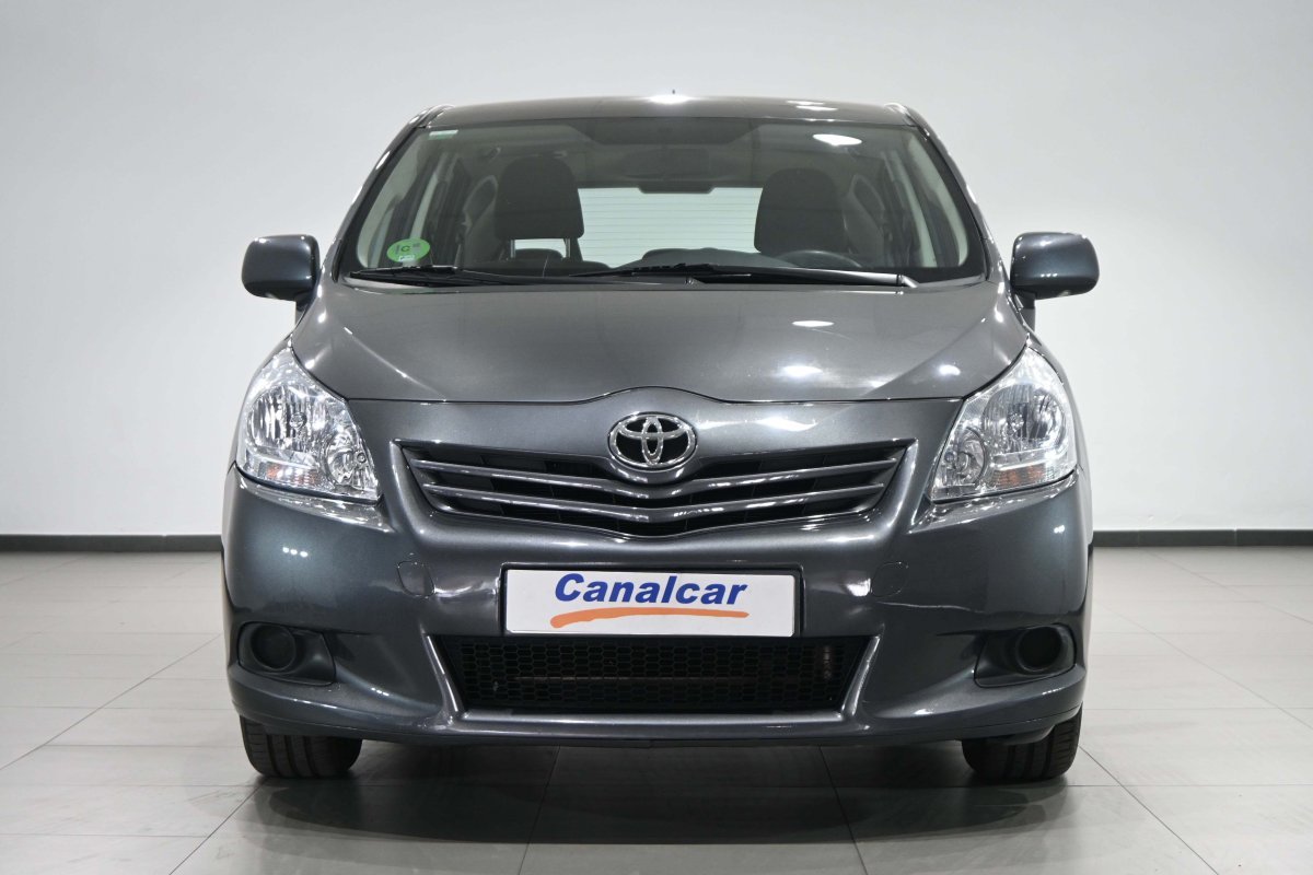 Foto Toyota Corolla Verso 2