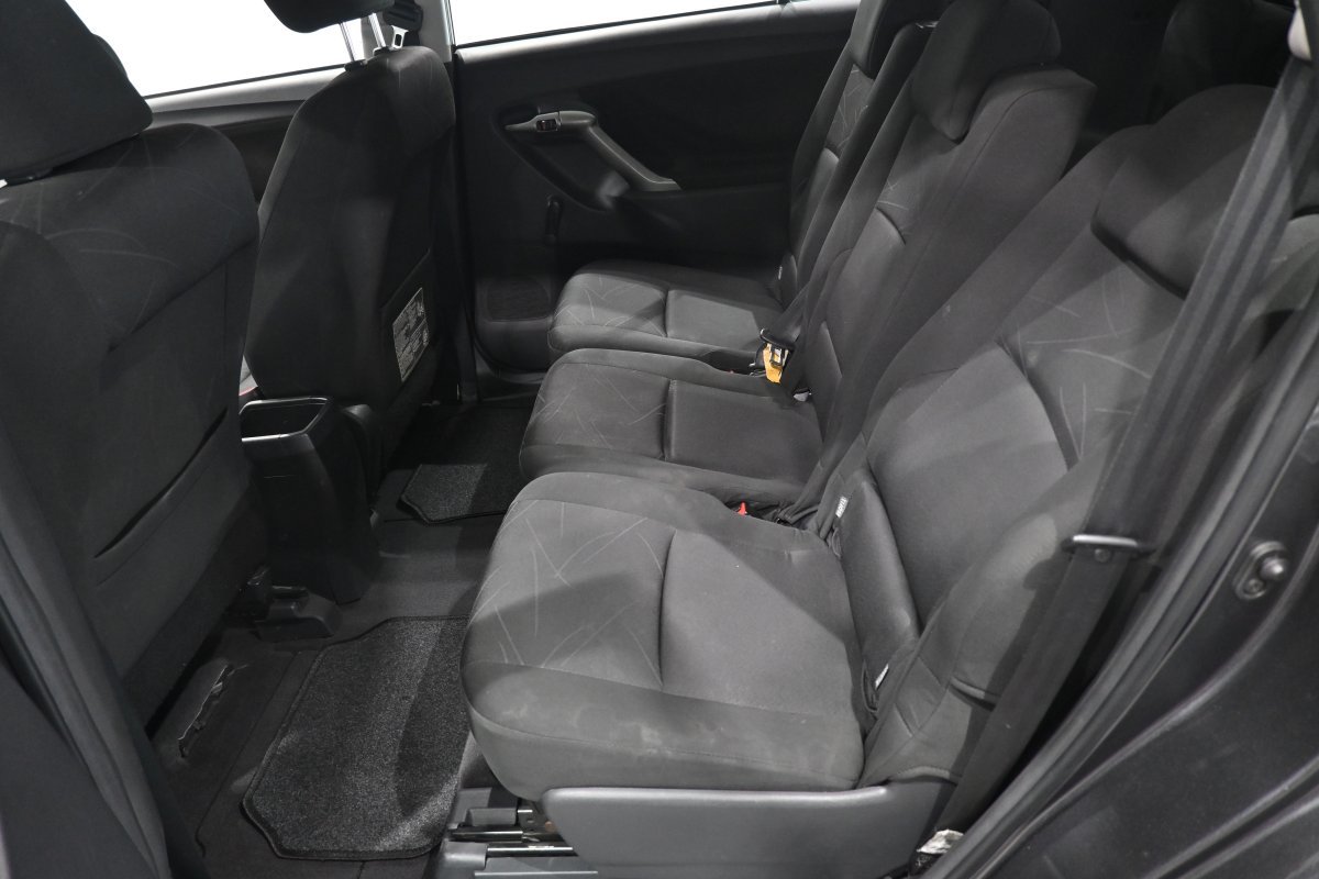 Foto Toyota Corolla Verso 11