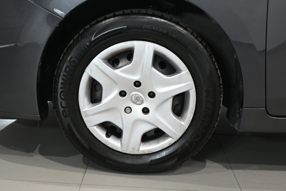 Foto Toyota Corolla Verso 26