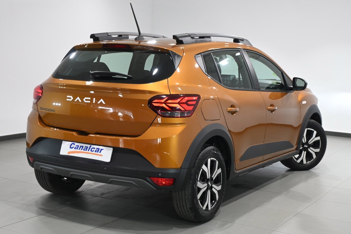 Foto Dacia Sandero 4 Foto Dacia Sandero 4