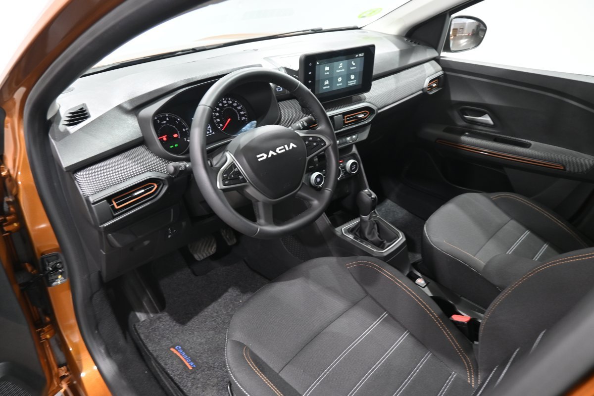 Foto Dacia Sandero 9 Foto Dacia Sandero 9