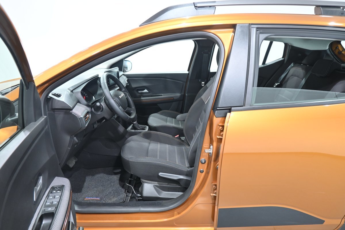 Foto Dacia Sandero 10 Foto Dacia Sandero 10