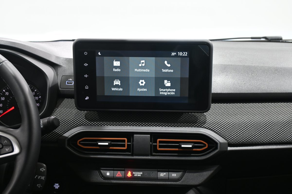 Foto Dacia Sandero 14 Foto Dacia Sandero 14