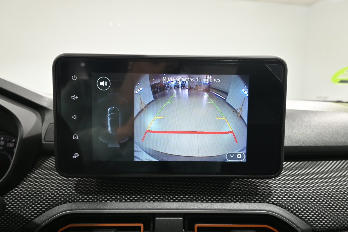 Foto Dacia Sandero 15 Foto Dacia Sandero 15