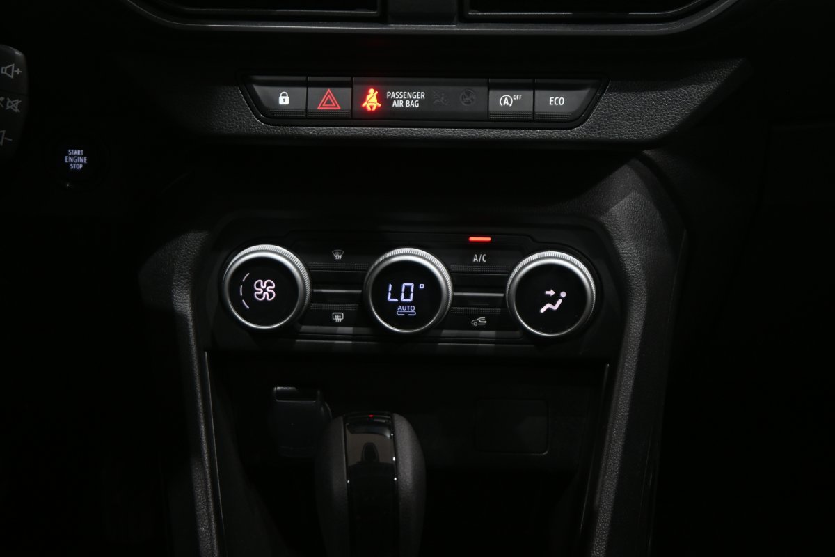 Foto Dacia Sandero 16 Foto Dacia Sandero 16