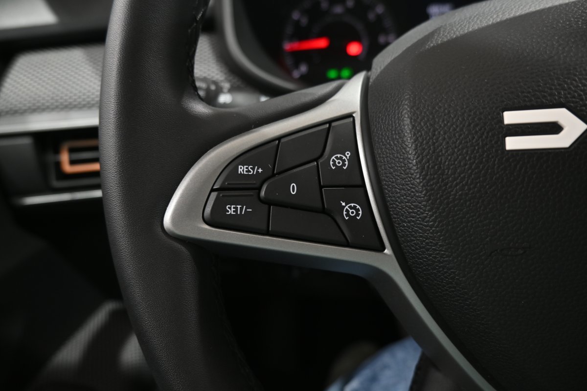 Foto Dacia Sandero 20 Foto Dacia Sandero 20