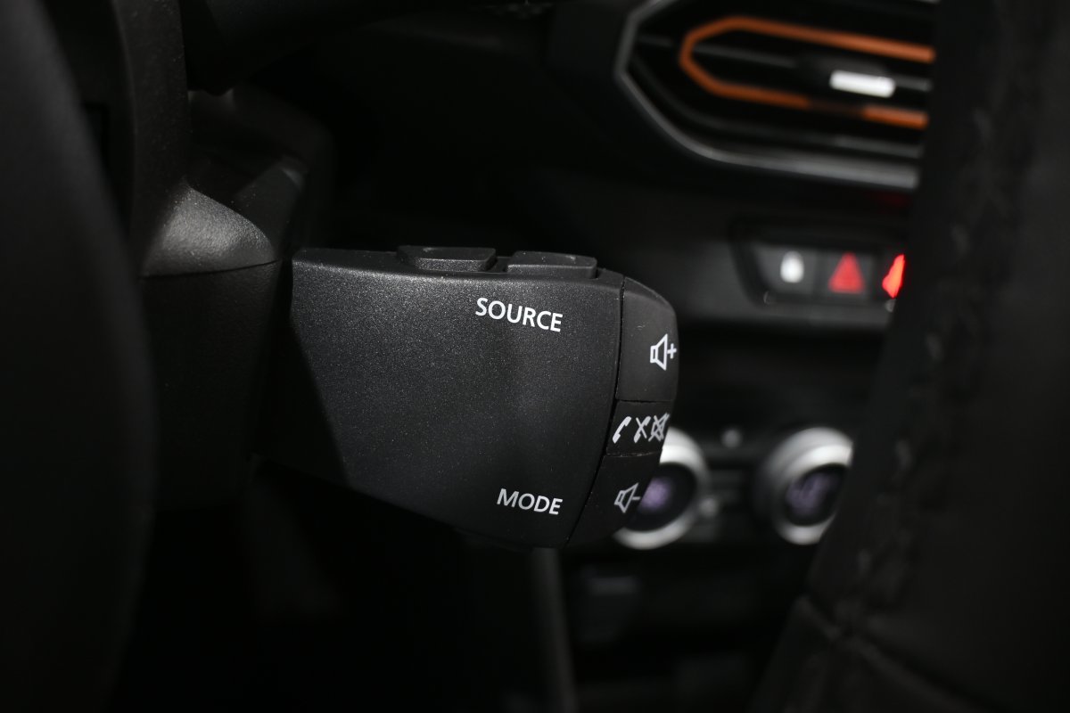 Foto Dacia Sandero 24 Foto Dacia Sandero 24