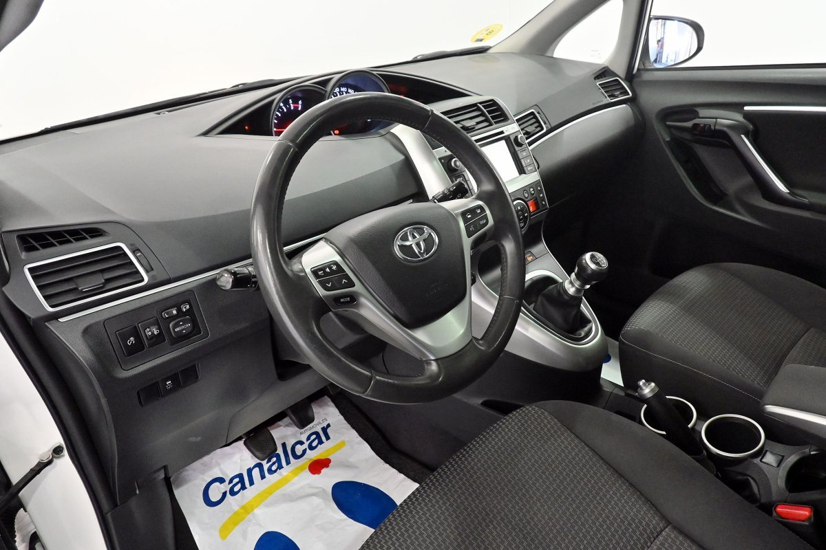 Foto Toyota Corolla Verso 14