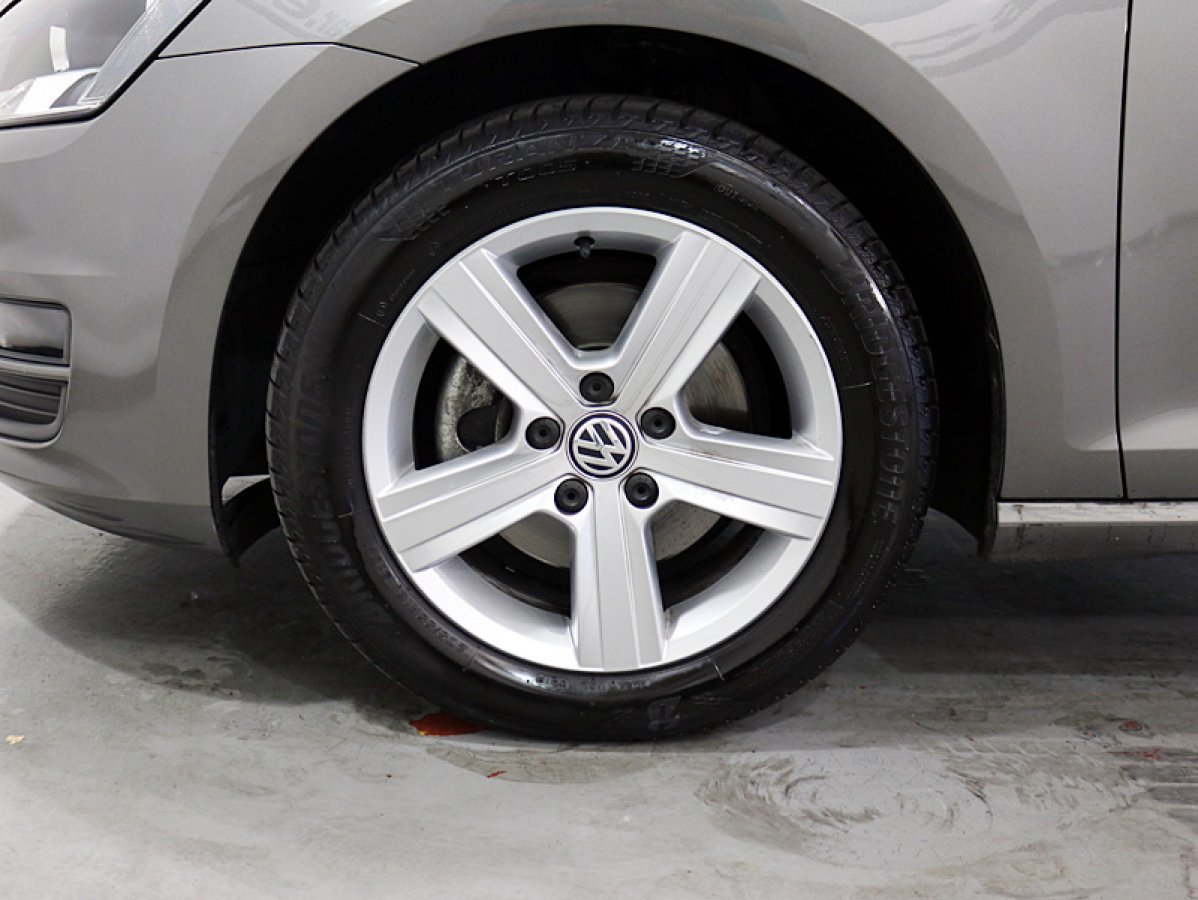 Foto Volkswagen Golf 34