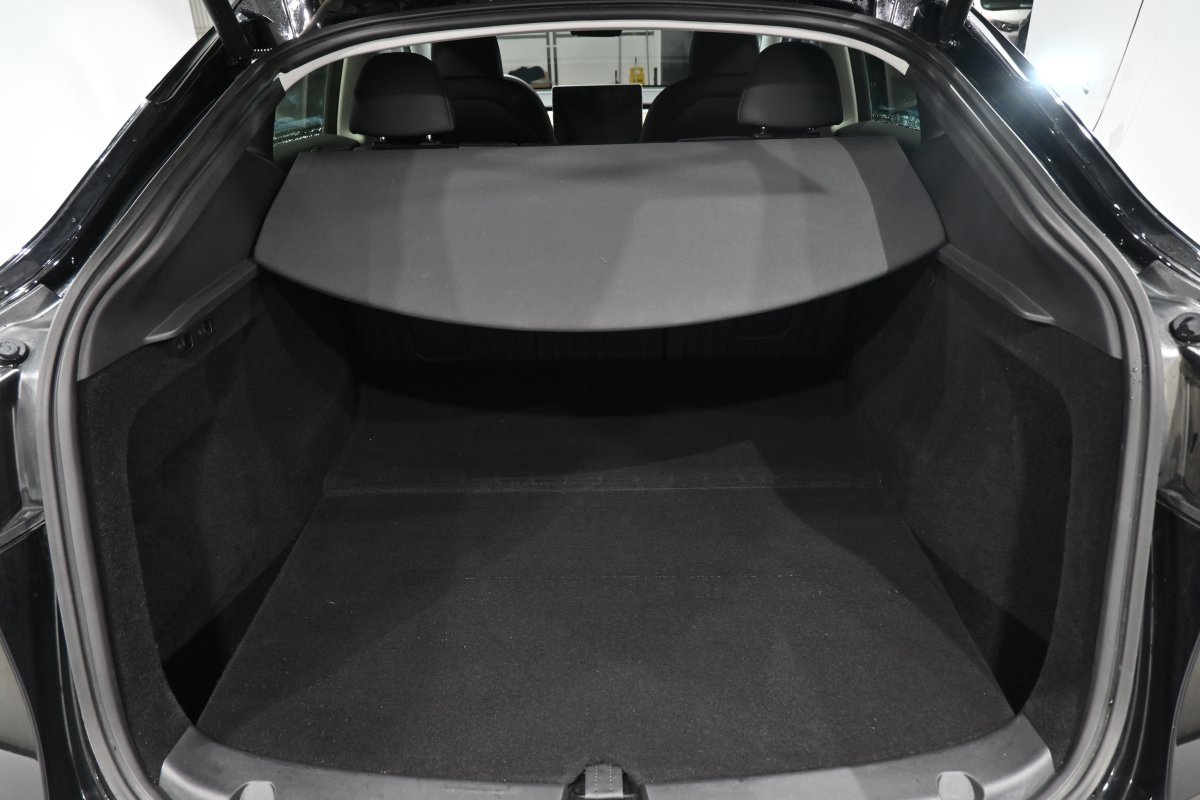 Foto Tesla Model Y 8